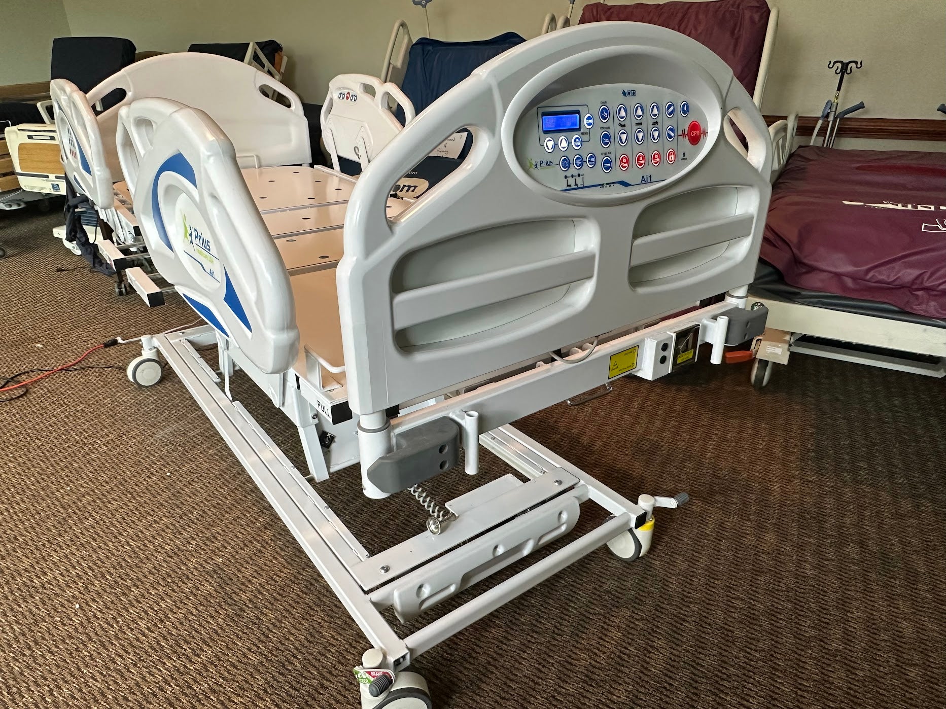 Prius Ai1 Extra Wide High Low Hospital Bed