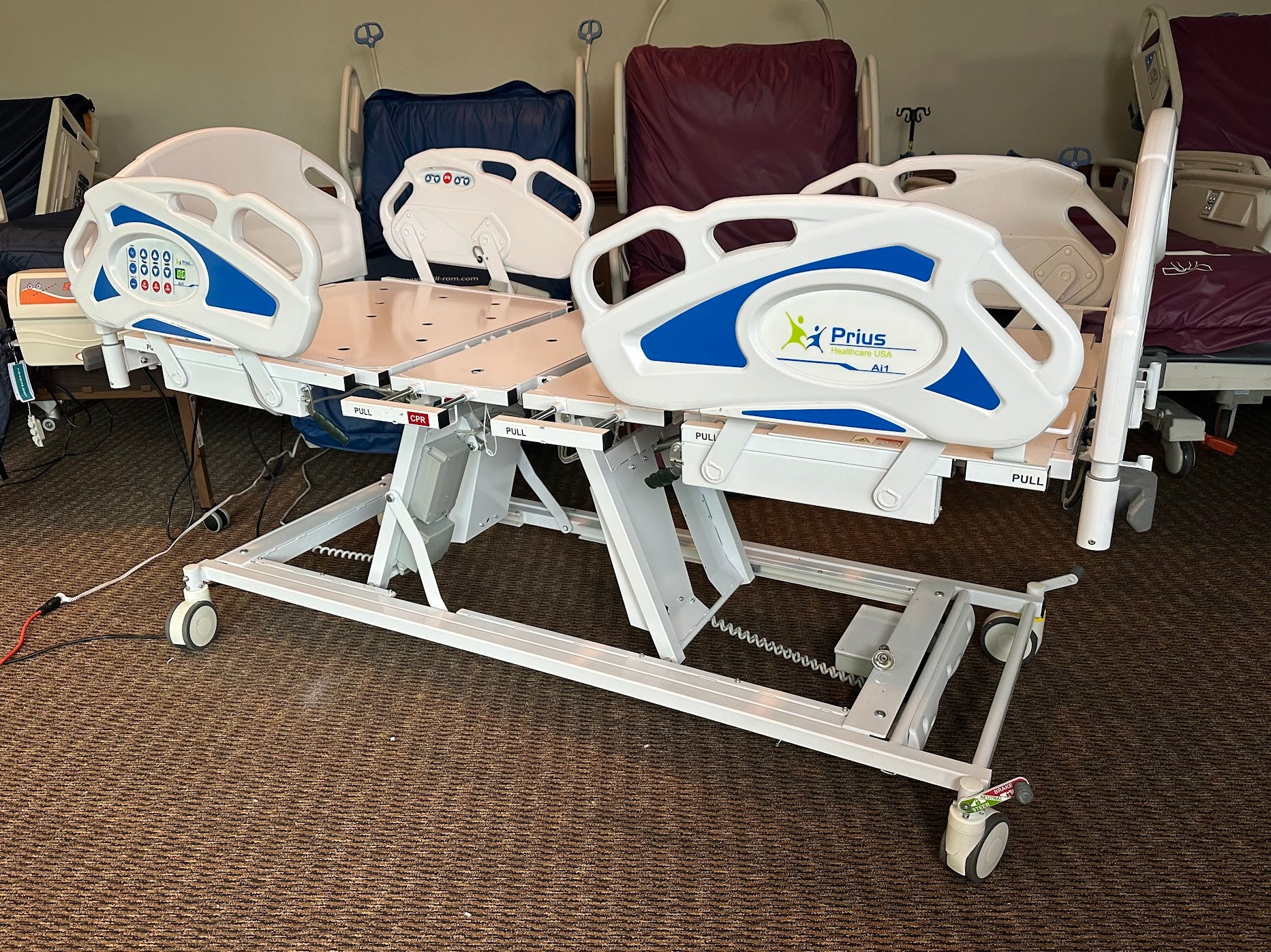 Prius Ai1 Extra Wide High Low Hospital Bed